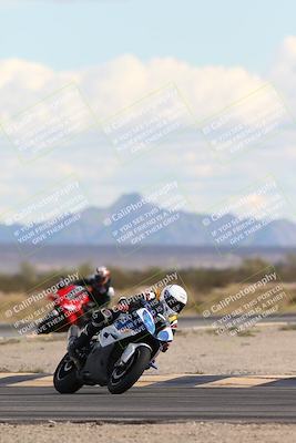 media/Nov-16-2025-Race Pace (Sun) [[8c5fa54630]]/Non Verified Riders (1st 20 Minutes)/5-Turn 15 (110pm)/